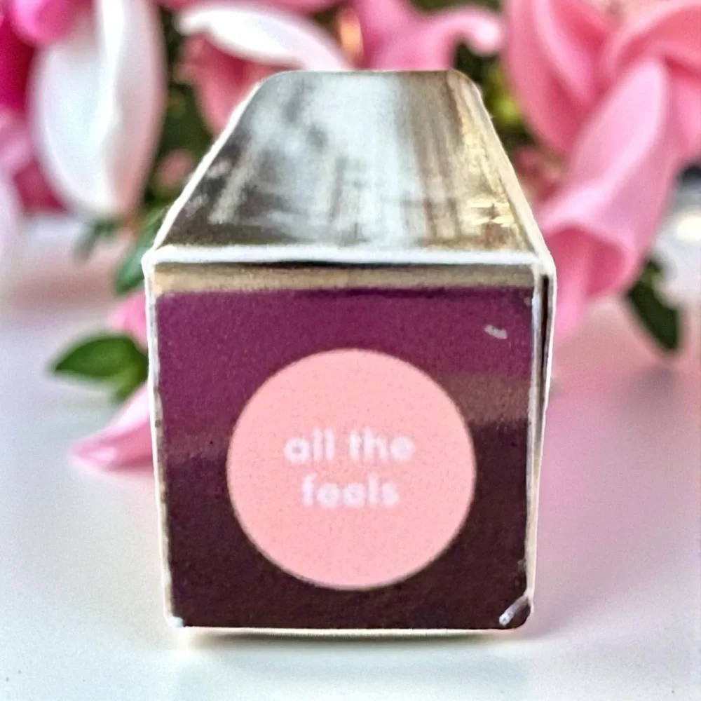 💎 Julep So Plush Ultra-Hydrating Lip Gloss in Color All The Feels New In Box